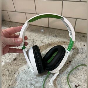 Turtle Beach Gaming Headset. White and green. Used a handful of times.